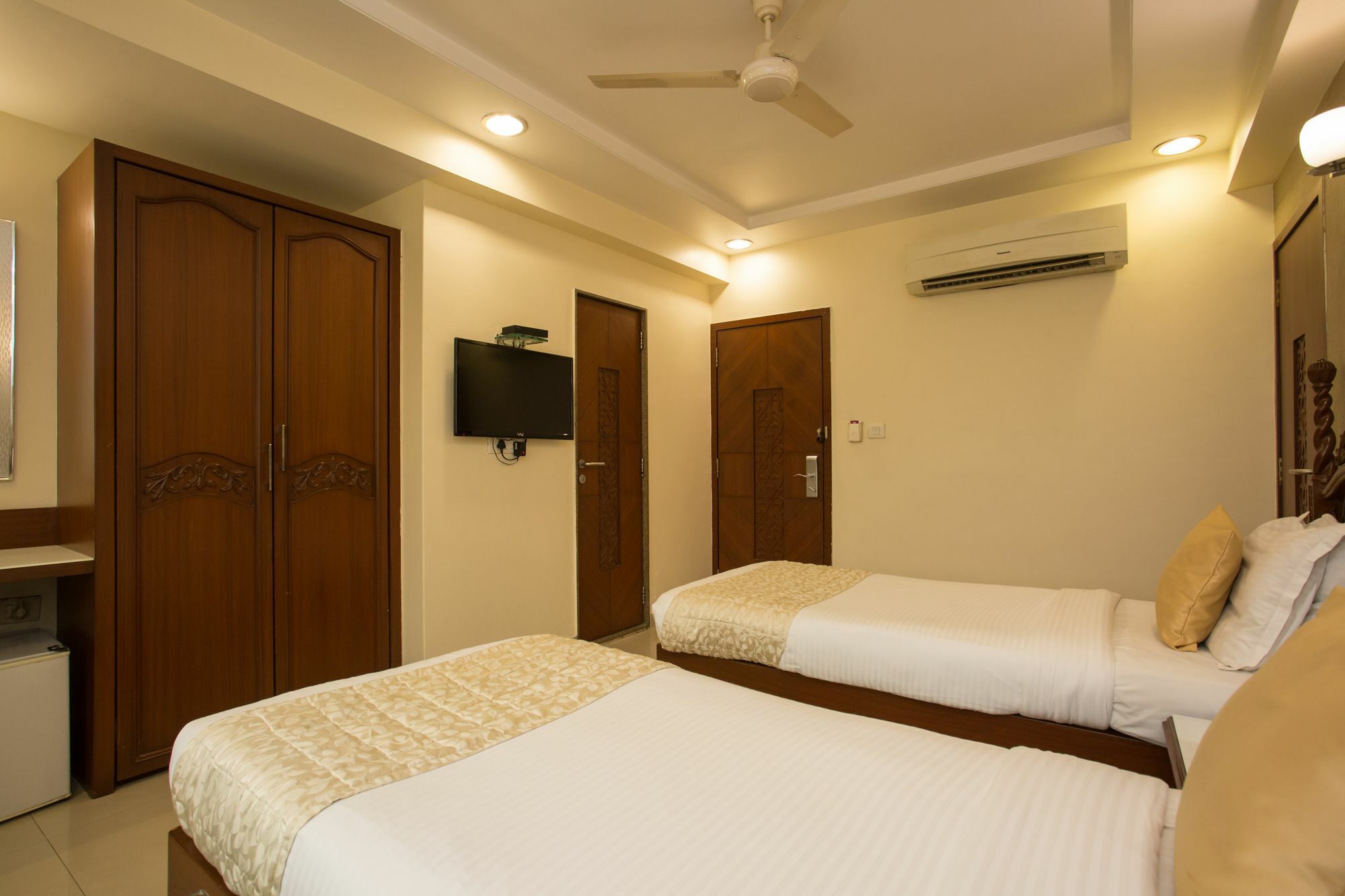Oyo 10007 Hotel Grace Residency Mumbai Eksteriør bilde